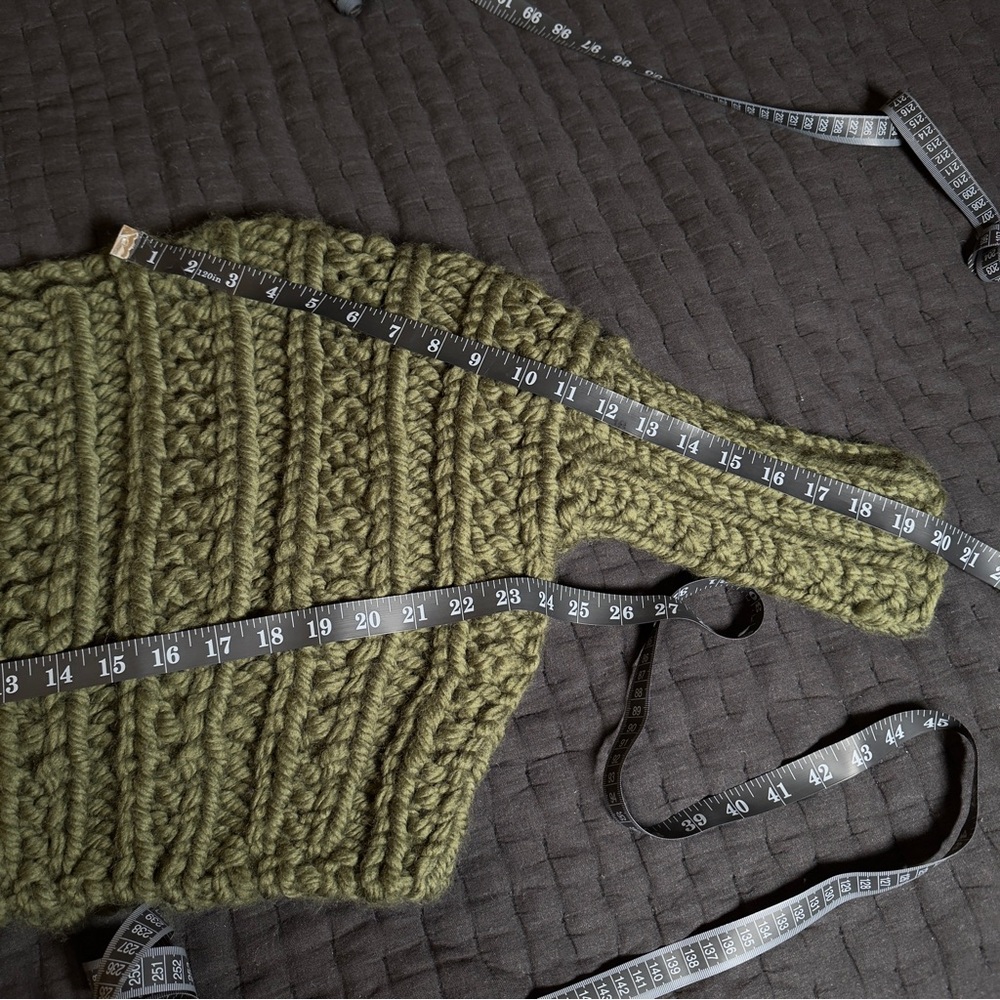 Green Cropped Knitted Sweater - Picture 7 of 8
